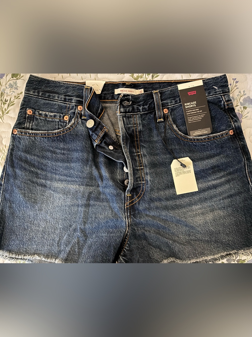 Levi's Ribcage Shorts sz 32